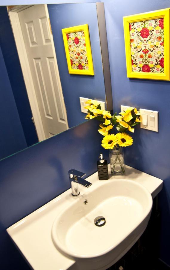 Colour Cube Guest House Toronto Downtown East Экстерьер фото